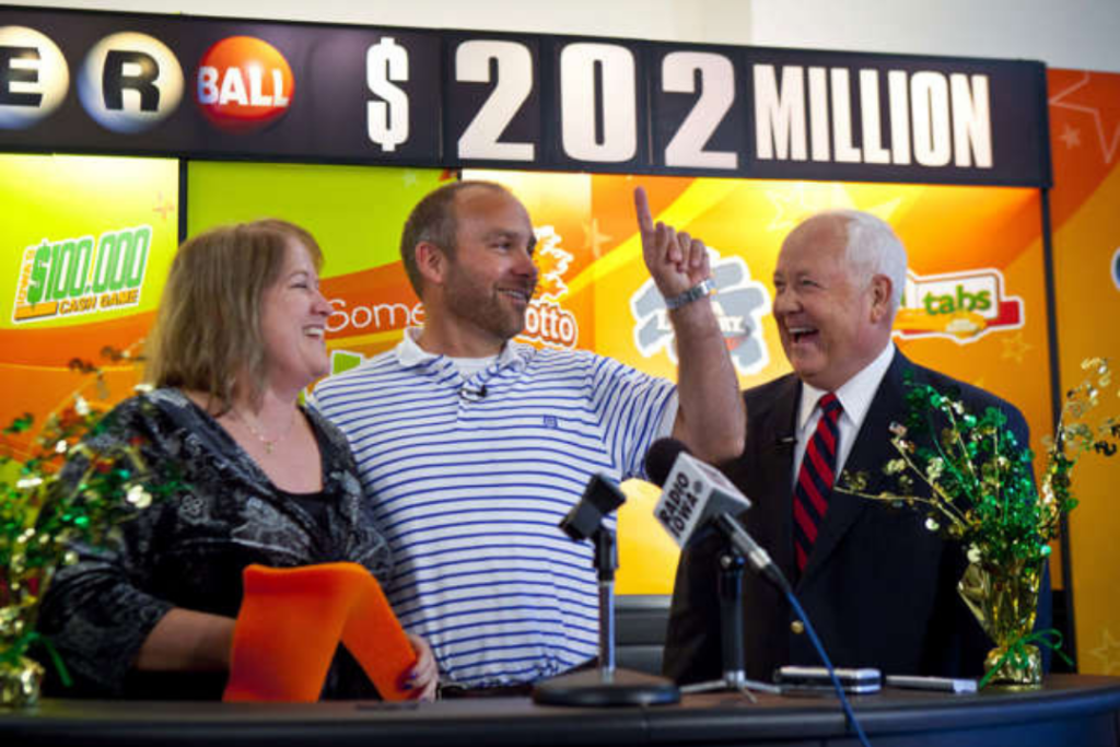 Untitled design 12 The Powerball Drawing Winner is Who? Florida Sold a $215 Million Jackpot Winning Ticket.