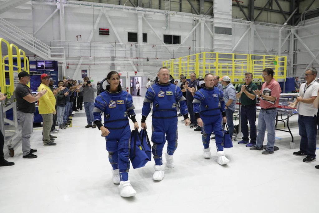 Boeing's Starliner Launches its 1st Astronaut